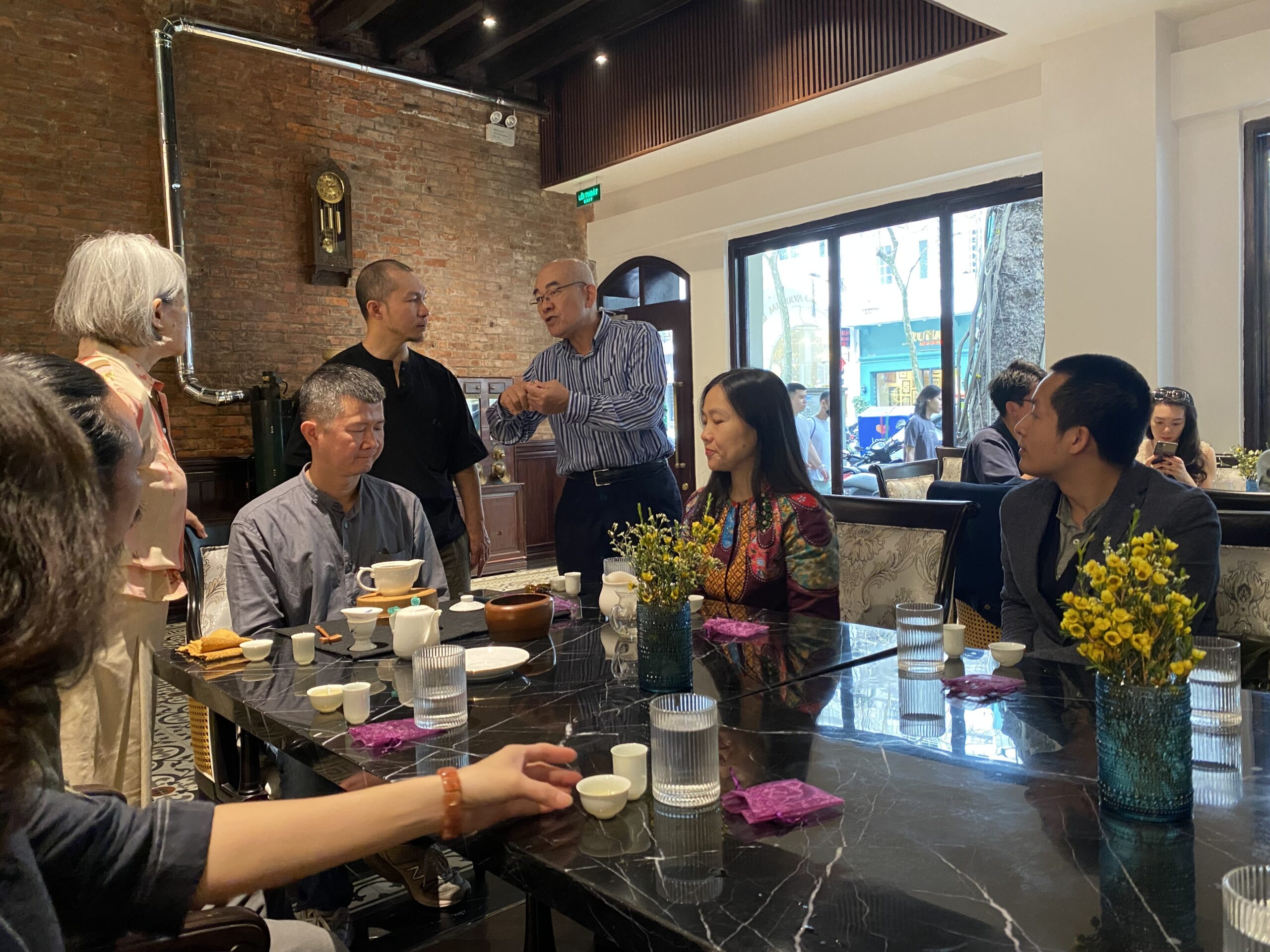 Chuyện về người nghiện uống cà phê… thưởng trà Đài Loan