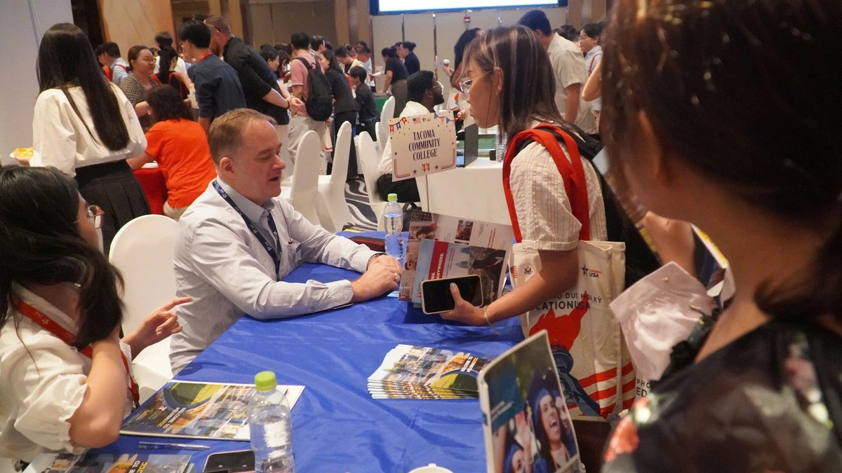 Mơ du học, đổ xô luyện thi SAT