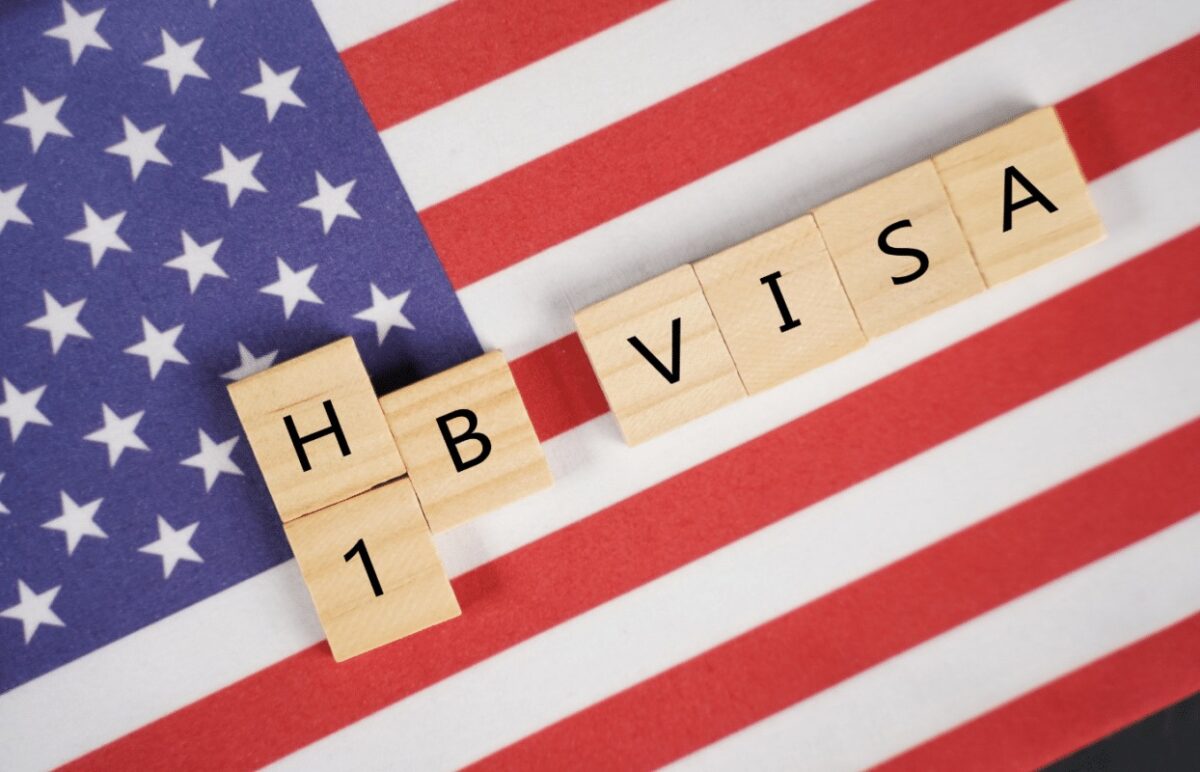 Chương trình Visa H-1B và tác động đến nền kinh tế Hoa Kỳ