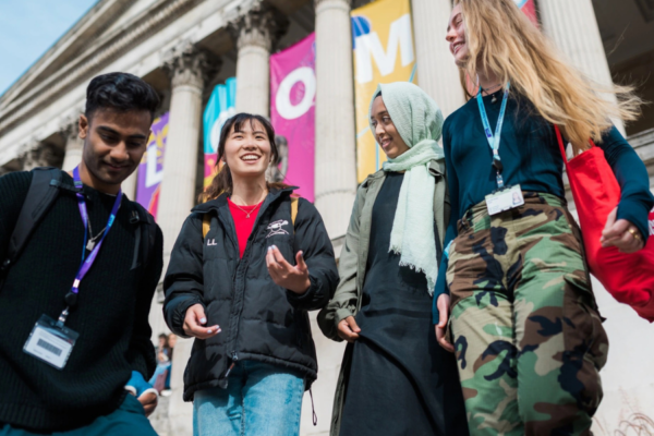 cac-sinh-vien-ngoai-quoc-tai-anh