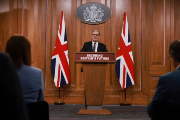 anh-se-nang-yeu-cau-ve-ngon-ngu-voi-moi-tuyen-nhap-cu (2)