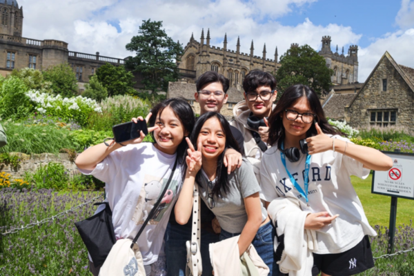 du-hoc-sinh-khong-hoan-thanh-khoa-hoc-duoc-boi-hoan-chi-phi