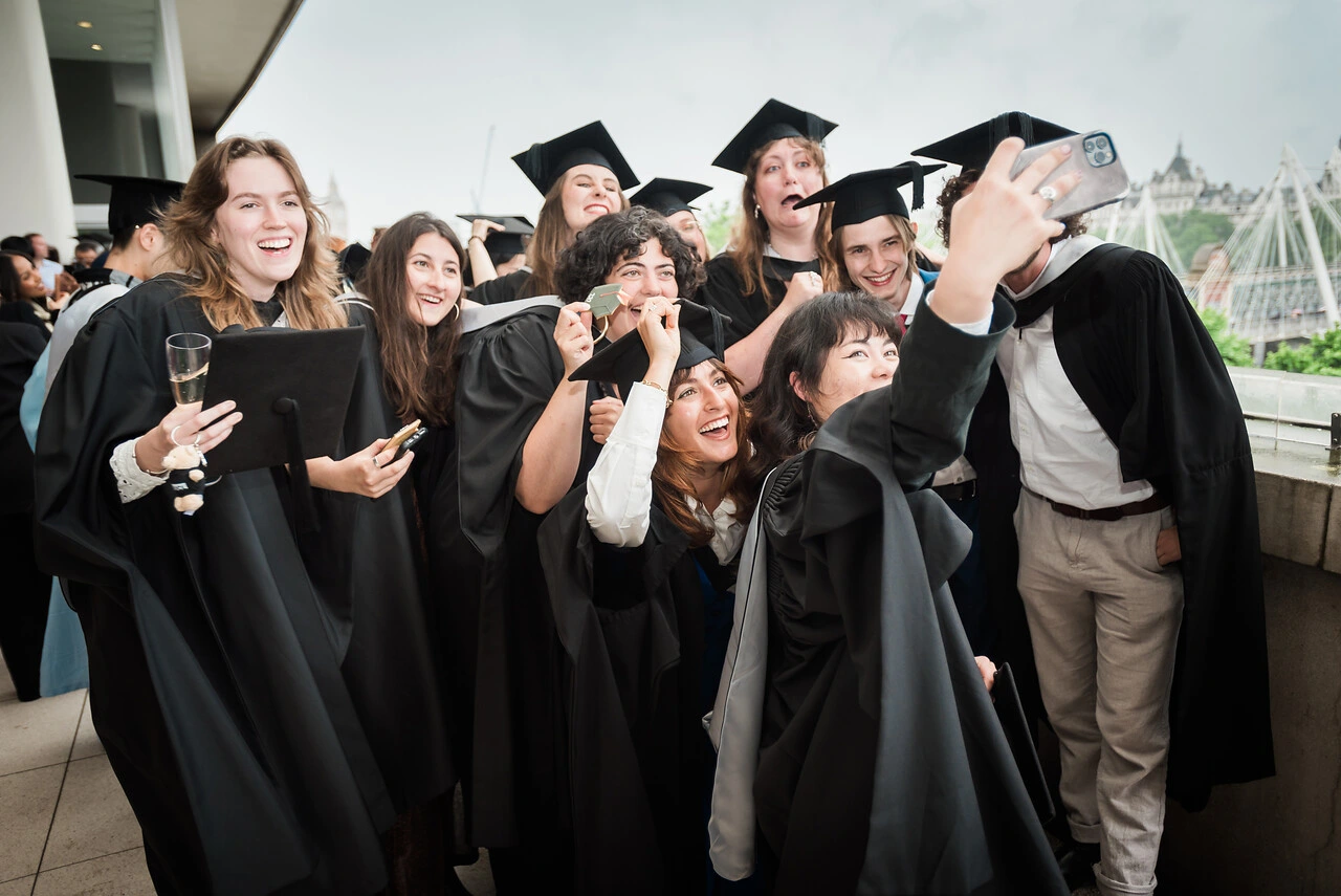 Anh siết quy định lưu trú sau tốt nghiệp, du học sinh chỉ được ở lại 18 tháng