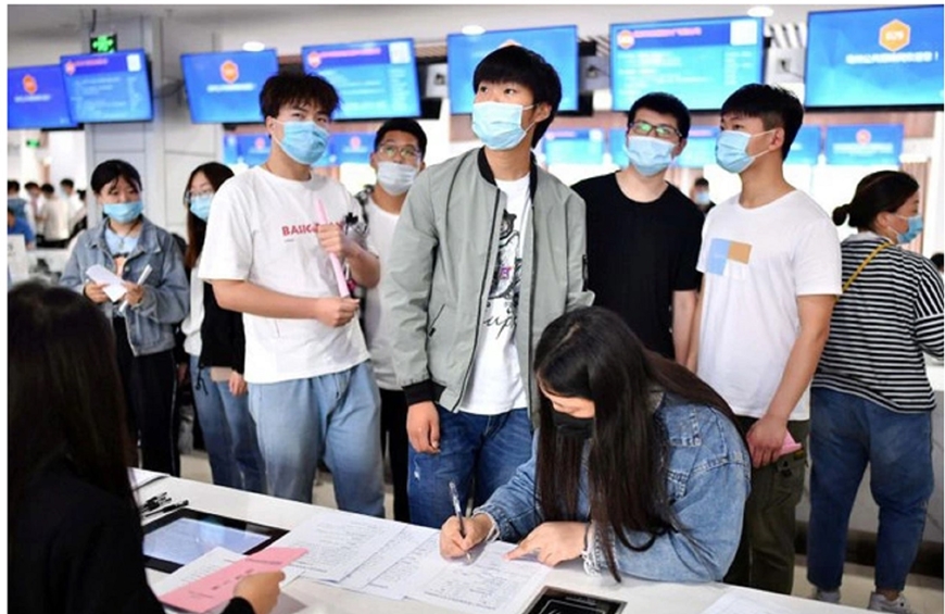 du-hoc-sinh-trung-quoc-ve-nuoc